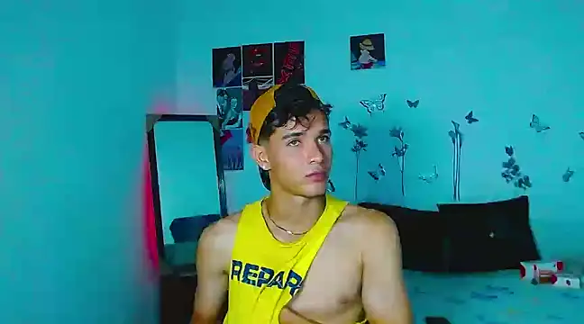 Snapshot of cristofer_988 chatting on 02/19/25, 01:40 cristofer 988 online show from 02/19/25, 01:40