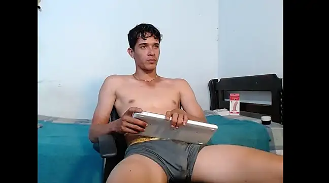 Snapshot of cristofer_988 chatting on 01/28/25, 05:11 cristofer 988 online show from 01/28/25, 05:11