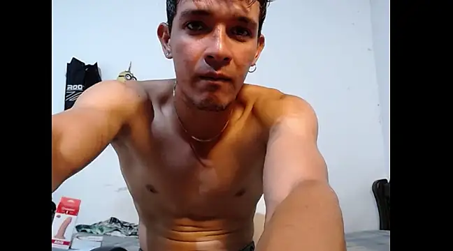 Snapshot of cristofer_988 chatting on 01/27/25, 01:05 cristofer 988 online show from 01/27/25, 01:05