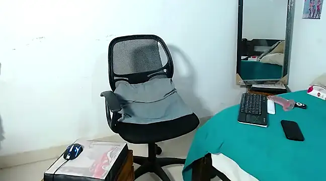 Snapshot of cristofer_988 chatting on 02/22/25, 04:51 cristofer 988 online show from 02/22/25, 04:51