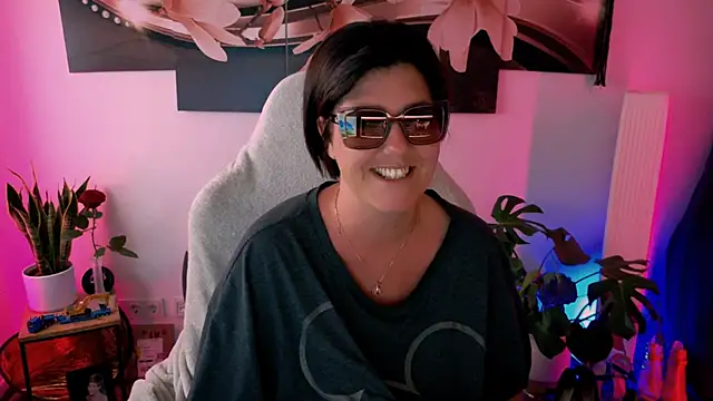 Snapshot of NatiLove35 chatting on 06/10/26, 06:31 NatiLove35 online show from 06/10/26, 06:31