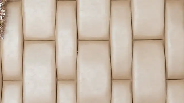 Alexa Miss online show from 12/02/25, 08:10