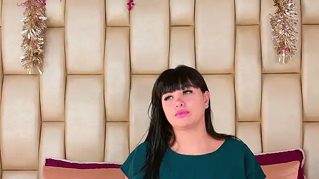 Alexa Miss online show from 12/14/25, 07:52