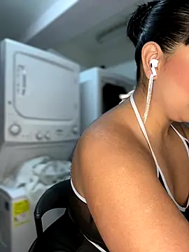 Alexa Miss online show from 10/10/25, 07:25