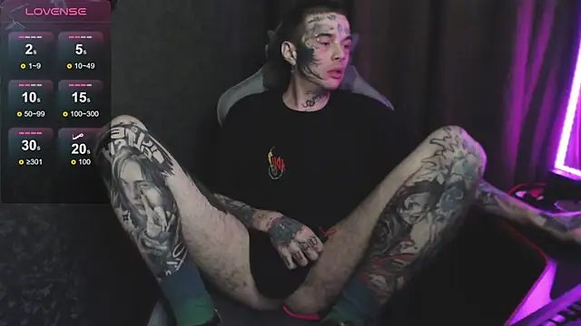 Snapshot of lonelycrystal chatting on 01/10/25, 05:24 lonelycrystal online show from 01/10/25, 05:24