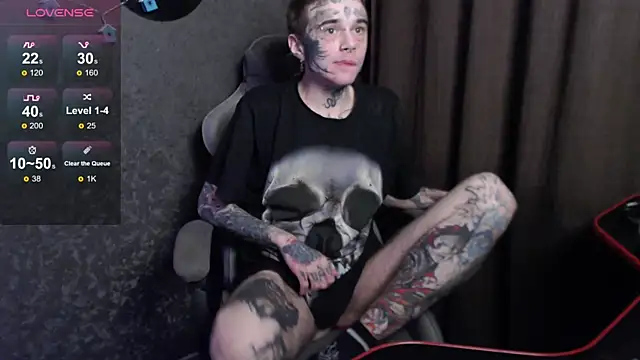 Snapshot of lonelycrystal chatting on 03/12/25, 12:57 lonelycrystal online show from 03/12/25, 12:57