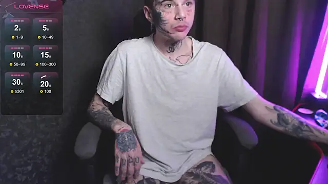 Snapshot of lonelycrystal chatting on 01/07/25, 01:35 lonelycrystal online show from 01/07/25, 01:35