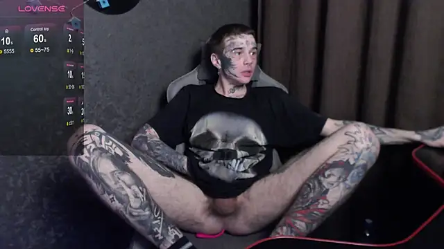 Snapshot of lonelycrystal chatting on 03/12/25, 04:02 lonelycrystal online show from 03/12/25, 04:02