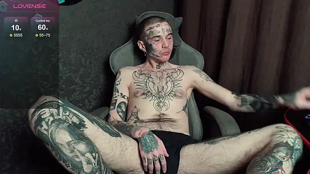 Snapshot of lonelycrystal chatting on 10/01/25, 08:35 lonelycrystal online show from 10/01/25, 08:35