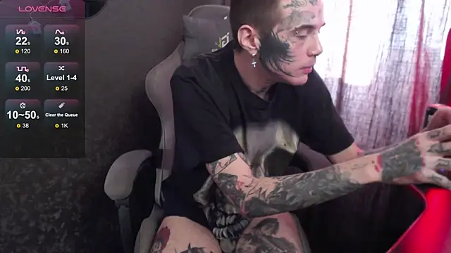 Snapshot of lonelycrystal chatting on 02/19/25, 10:12 lonelycrystal online show from 02/19/25, 10:12