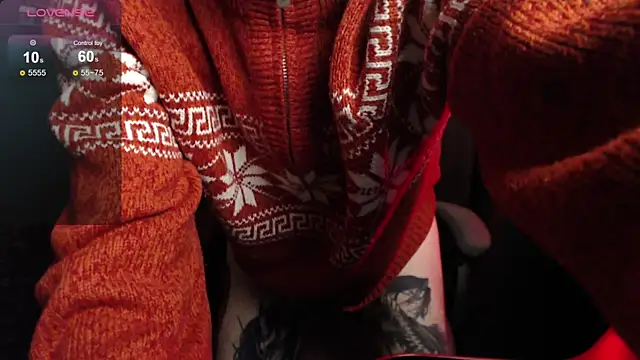 Snapshot of lonelycrystal chatting on 01/26/25, 12:43 lonelycrystal online show from 01/26/25, 12:43