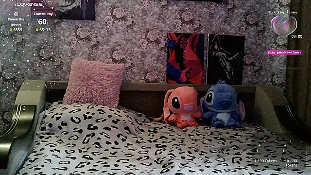 Snapshot of AlexandrinaLii chatting on 10/29/25, 06:56 AlexandrinaLii online show from 10/29/25, 06:56