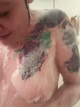 RavenRayyy online show from 12/15/25, 11:10