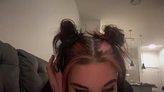 RavenRayyy online show from 10/15/25, 10:23