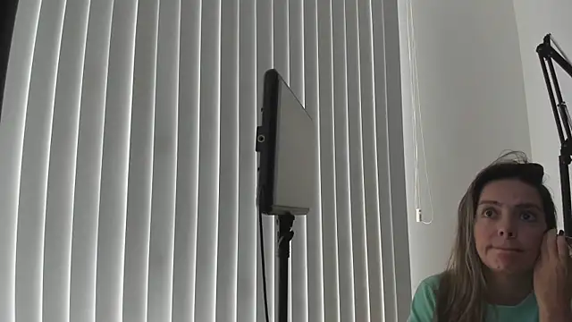 Snapshot of atenea_erotic chatting on 11/12/25, 08:34 atenea erotic online show from 11/12/25, 08:34