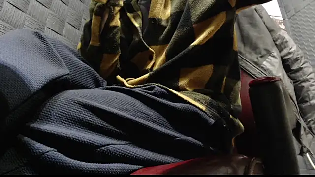 Snapshot of hardbigcock16 chatting on 11/26/25, 09:53 hardbigcock16 online show from 11/26/25, 09:53