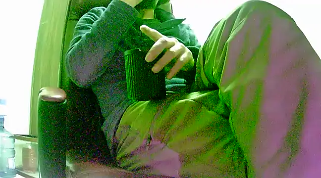 Snapshot of hardbigcock16 chatting on 02/05/25, 12:17 hardbigcock16 online show from 02/05/25, 12:17
