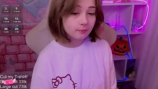 Snapshot of Mary_uw chatting on 10/15/25, 04:44 Mary uw online show from 10/15/25, 04:44