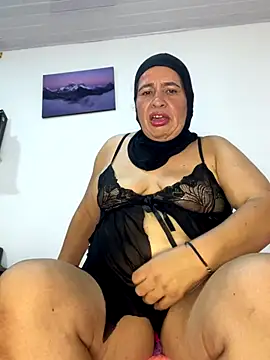 Naughty mommy online show from 09/22/25, 08:15