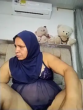 Naughty mommy online show from 03/03/25, 08:43