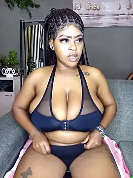 Snapshot of Boobylicious_BB chatting on 10/10/25, 12:33 Boobylicious BB online show from 10/10/25, 12:33