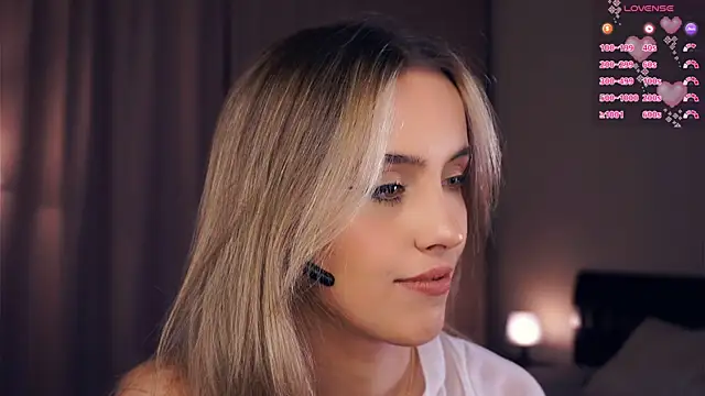 FannyHewson online show from 09/08/25, 07:24