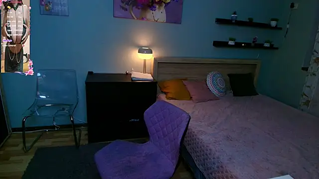 Snapshot of KairaFantasyy chatting on 12/30/24, 05:44 KairaFantasyy online show from 12/30/24, 05:44