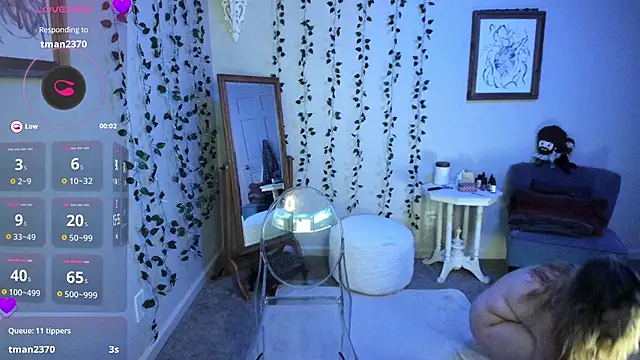 Peaches N Kreme online show from 03/30/26, 04:14