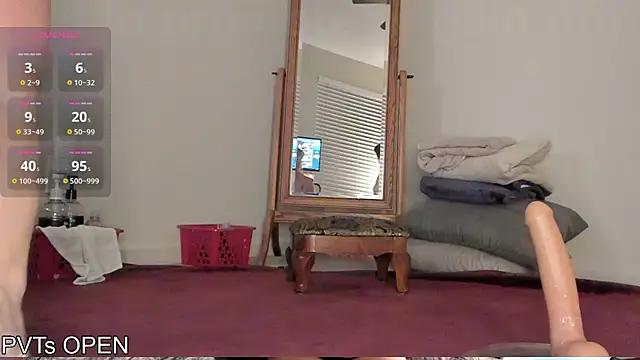 Snapshot of Peaches_N_Kreme chatting on 10/01/25, 02:38 Peaches N Kreme online show from 10/01/25, 02:38