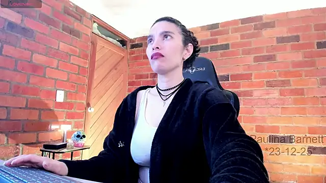 paulinabarnett- online show from 12/23/25, 08:57