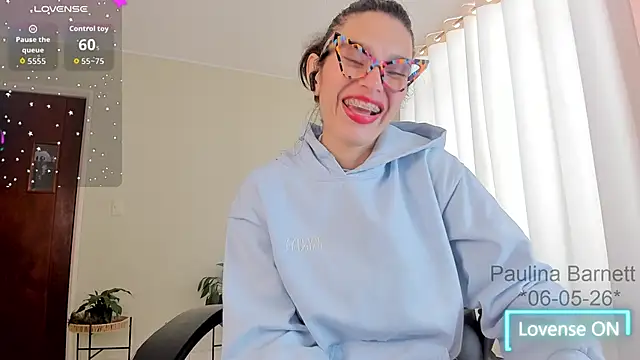 paulinabarnett- online show from 05/06/26, 02:10
