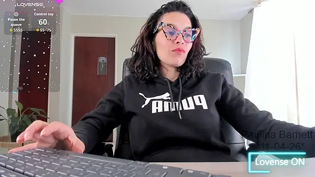 paulinabarnett- online show from 04/11/26, 04:10