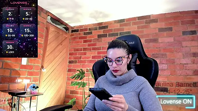 paulinabarnett- online show from 12/05/25, 03:49