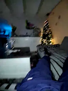 Snapshot of schlonzi81 chatting on 12/19/25, 10:12 schlonzi81 online show from 12/19/25, 10:12