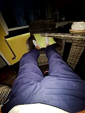 Snapshot of schlonzi81 chatting on 09/26/25, 08:38 schlonzi81 online show from 09/26/25, 08:38