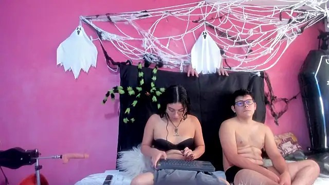 Snapshot of JustiinJazmin chatting on 10/03/25, 07:15 JustiinJazmin online show from 10/03/25, 07:15