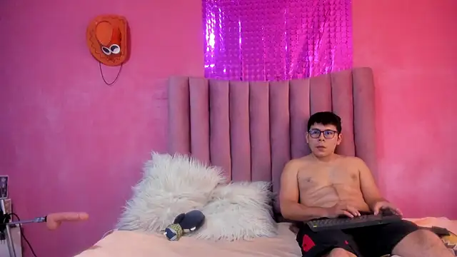 Snapshot of JustiinJazmin chatting on 09/20/25, 10:15 JustiinJazmin online show from 09/20/25, 10:15