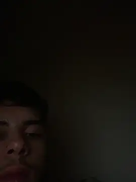 Snapshot of 2DemetCCoop2 chatting on 09/13/25, 12:32 2DemetCCoop2 online show from 09/13/25, 12:32