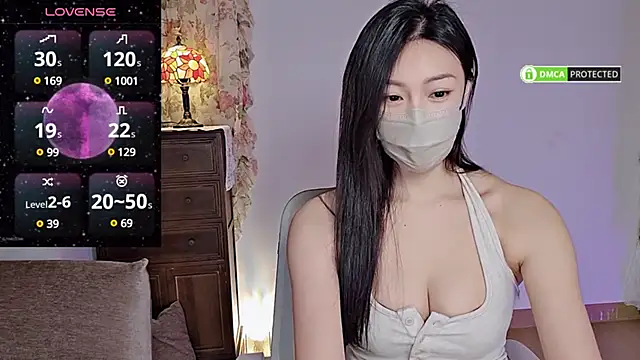 Snapshot of L-Moonlight chatting on 12/28/24, 10:03 L-Moonlight online show from 12/28/24, 10:03