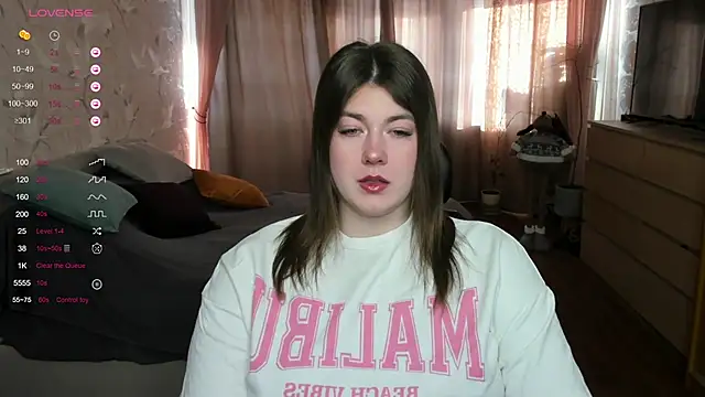 Katherine crafty online show from 02/25/25, 04:03