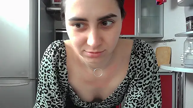 Snapshot of Kashtanka_ chatting on 03/18/25, 06:39 Kashtanka online show from 03/18/25, 06:39