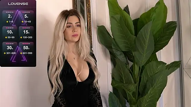 Kylie Benton online show from 11/06/25, 05:55