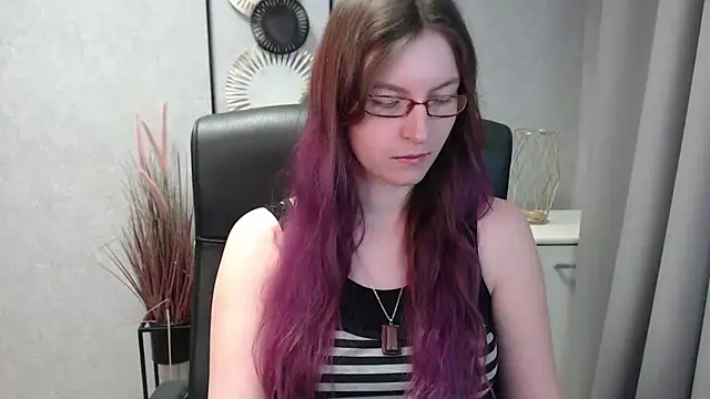 Snapshot of emmaxDelight chatting on 01/23/25, 10:11 emmaxDelight online show from 01/23/25, 10:11