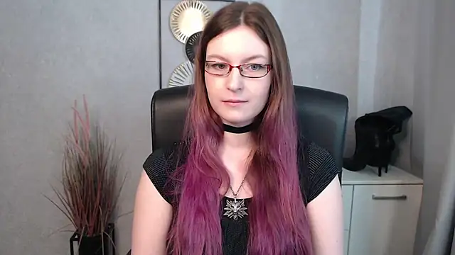 Snapshot of emmaxDelight chatting on 03/15/25, 10:46 emmaxDelight online show from 03/15/25, 10:46