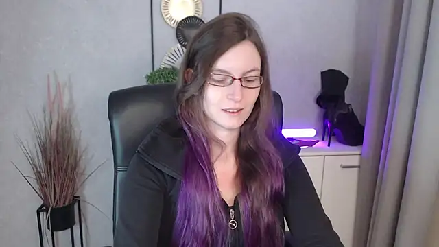 emmaxDelight online show from 11/20/25, 07:09