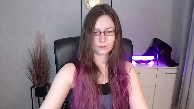 emmaxDelight online show from 12/23/25, 06:23