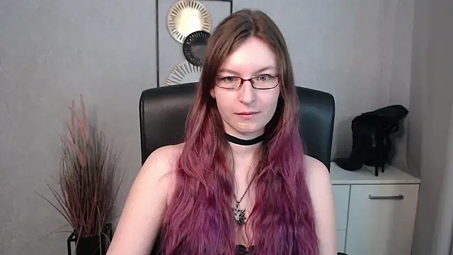 Snapshot of emmaxDelight chatting on 03/12/25, 06:40 emmaxDelight online show from 03/12/25, 06:40