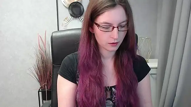 Snapshot of emmaxDelight chatting on 01/26/25, 10:45 emmaxDelight online show from 01/26/25, 10:45