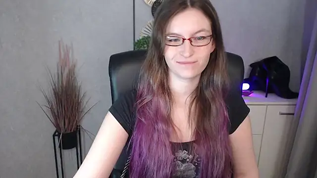 emmaxDelight online show from 11/05/25, 06:27