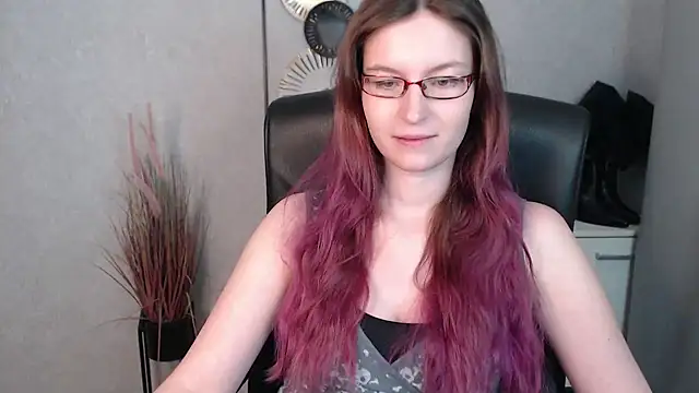 Snapshot of emmaxDelight chatting on 02/12/25, 06:40 emmaxDelight online show from 02/12/25, 06:40